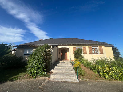 Maison - 232 m² - 7 pièces