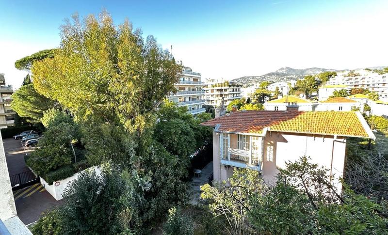 Appartement - 80 m² - 3 pièces