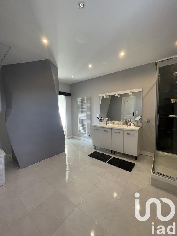 Maison - 182 m² - 7 pièces