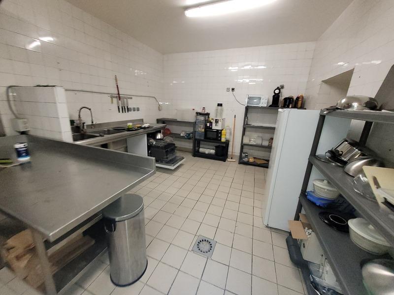 Local commercial - 100 m² - 3 pièces