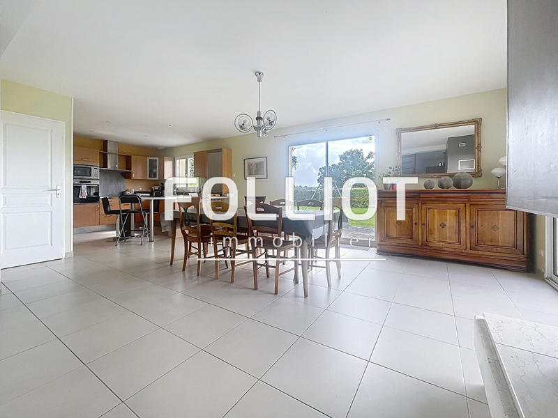 Maison - 188 m² - 9 pièces