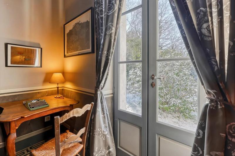 Maison - 220 m² - 10 pièces