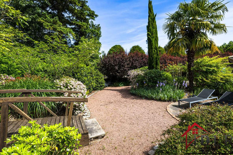 Propriété - 460 m² - 16 pièces