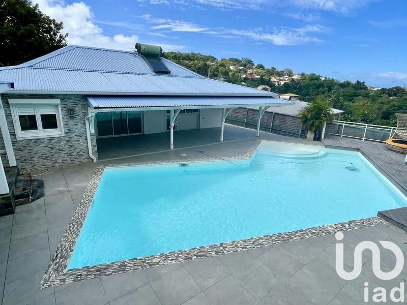 Maison - 180 m² - 6 pièces