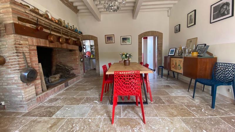 Maison - 560 m² - 13 pièces