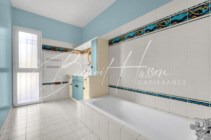 Maison - 225 m² - 6 pièces