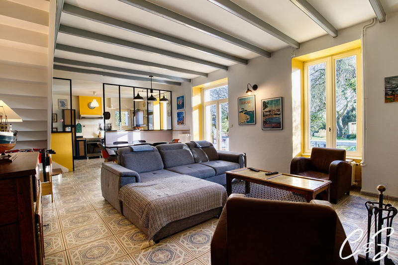 Maison ancienne - 335 m² - 11 pièces