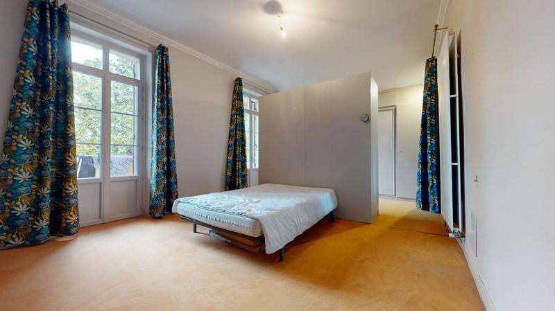 Maison traditionnelle - 350 m² - 12 pièces