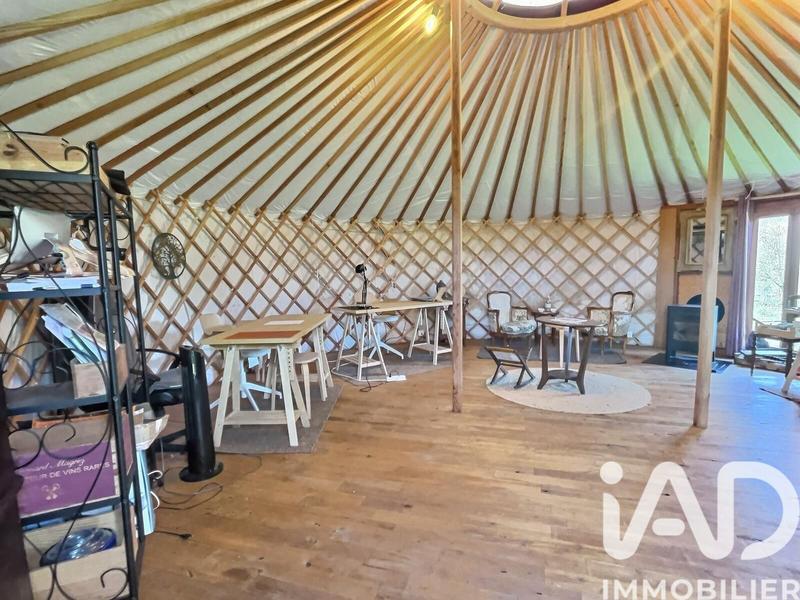 Maison - 299 m² - 15 pièces