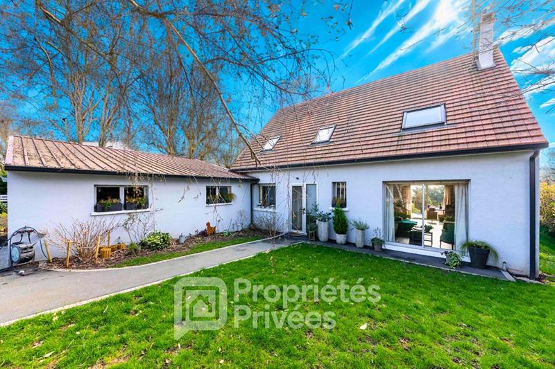 Maison - 135 m² - 6 pièces