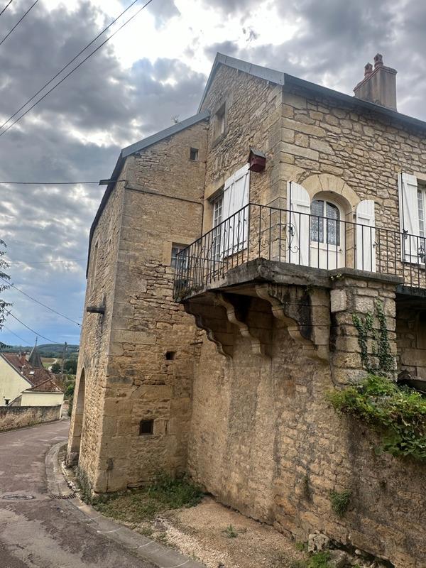 Maison - 218 m² - 8 pièces