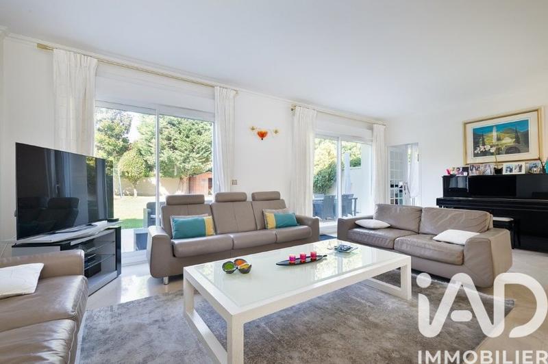 Maison - 290 m² - 7 pièces