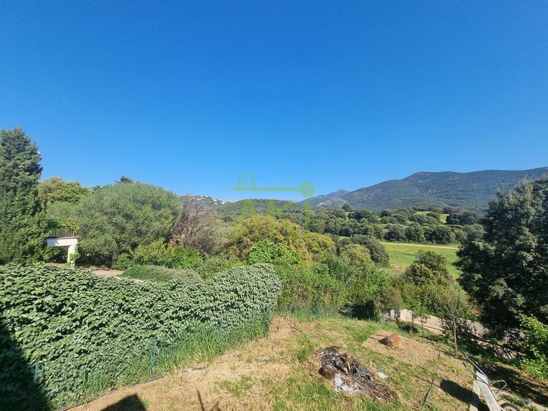 Maison - 376 m² - 7 pièces