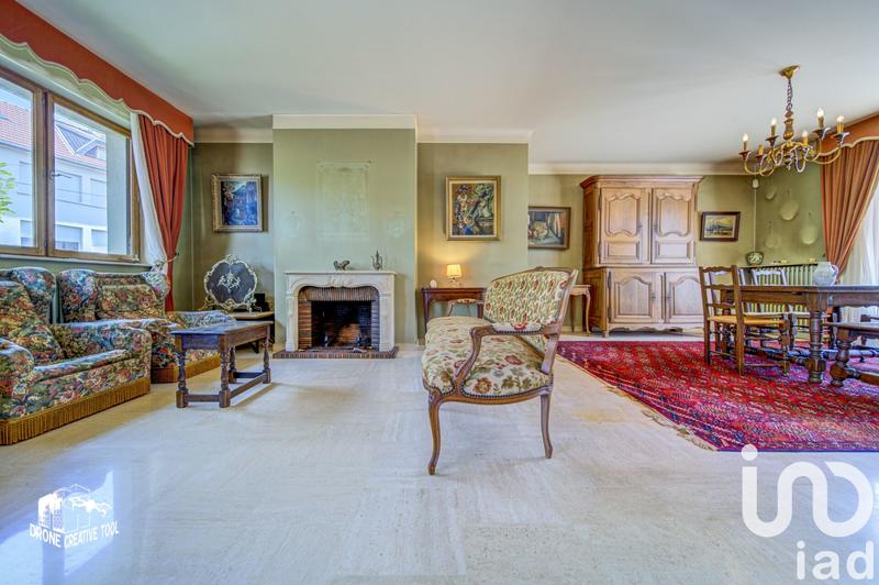 Maison - 200 m² - 8 pièces