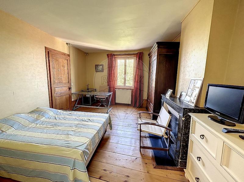 Maison - 223 m² - 7 pièces