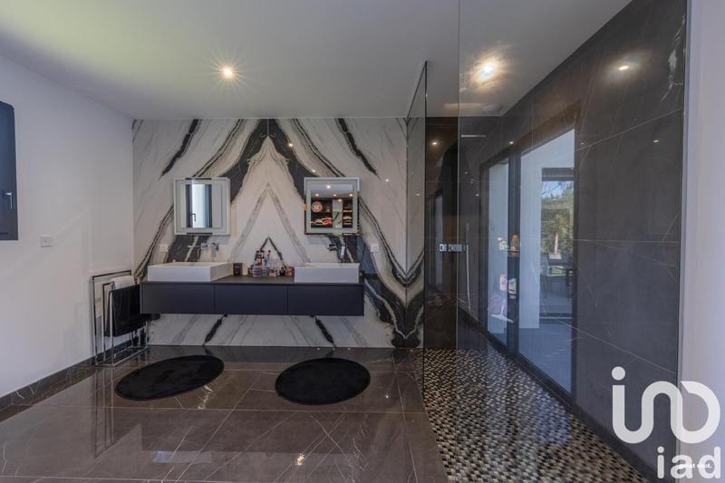 Maison - 184 m² - 6 pièces