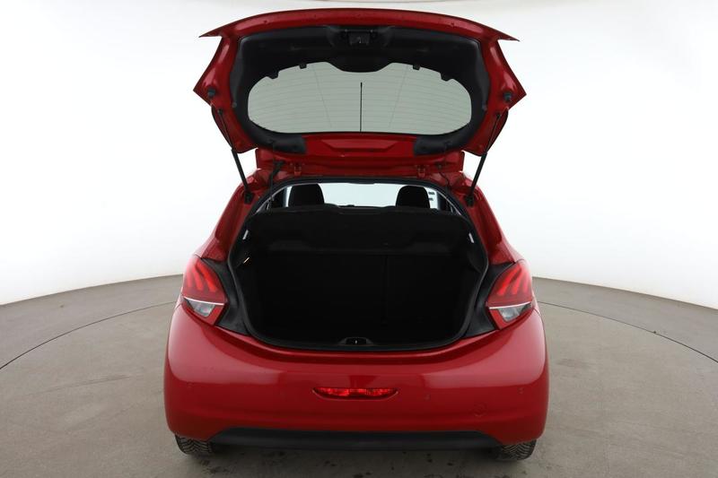 Peugeot 208 1.6 Blue-HDi Style 5p 100 ch