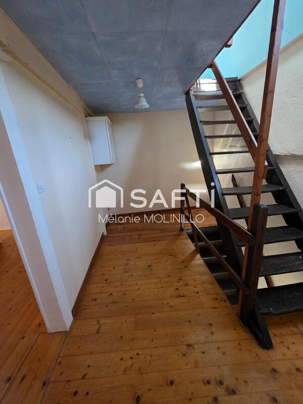 Maison - 97 m² - 8 pièces