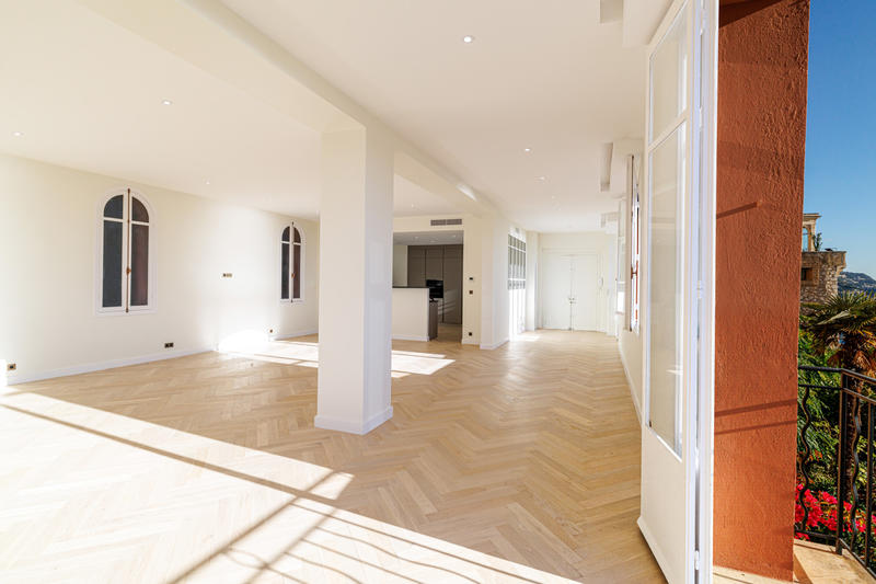 Appartement - 190 m² - 4 pièces