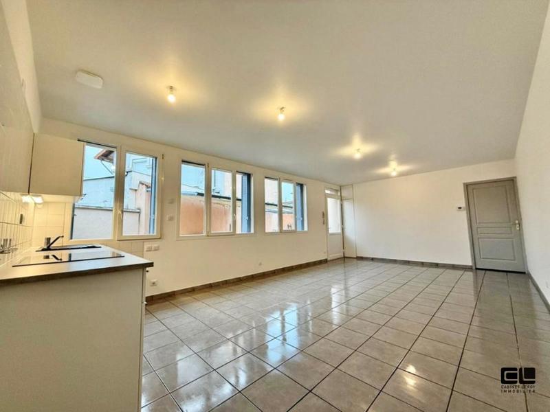 Immeuble - 286 m² - 18 pièces