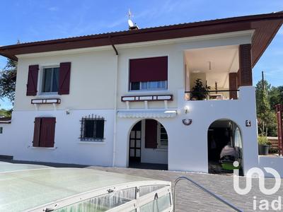 Maison - 268 m² - 8 pièces