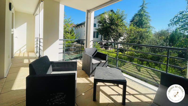 Appartement - 90 m² - 3 pièces