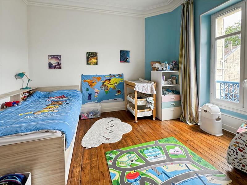 Maison - 220 m² - 8 pièces