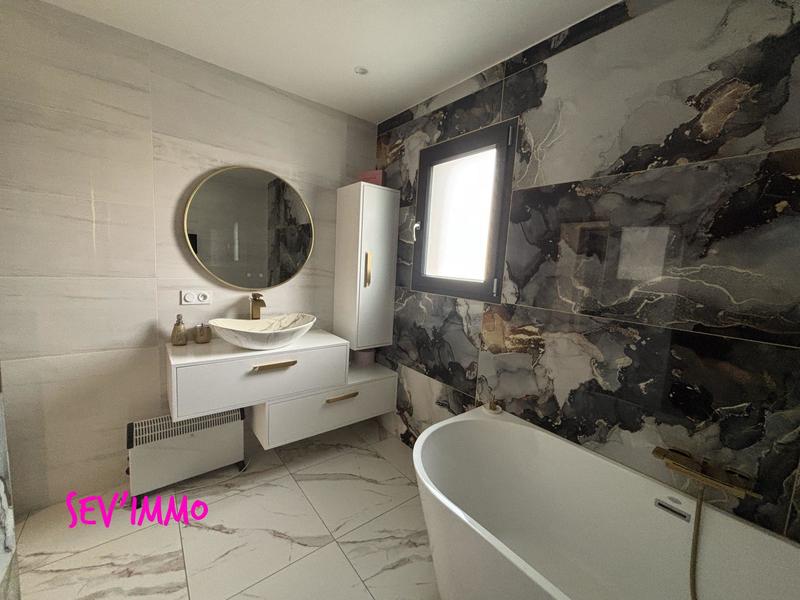 Maison - 115 m² - 4 pièces