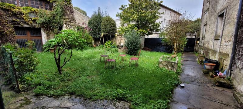 Maison - 203 m² - 10 pièces