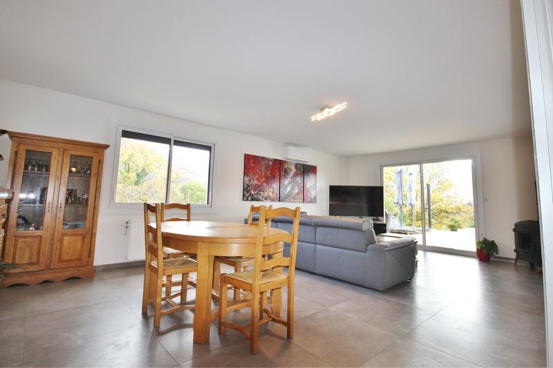 Maison - 220 m² - 7 pièces