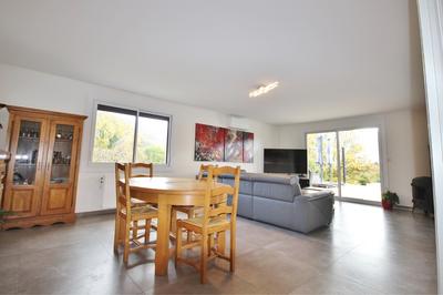 Maison - 220 m² - 7 pièces