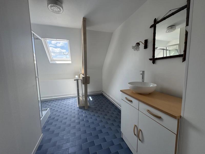 Maison - 198 m² - 7 pièces