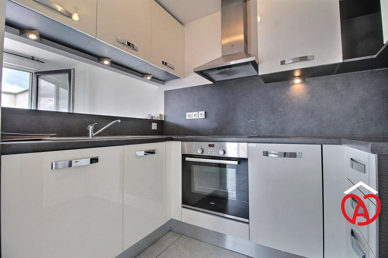 Appartement - 81 m² - 4 pièces