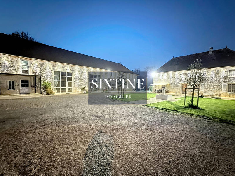 Maison ancienne - 692 m² - 16 pièces