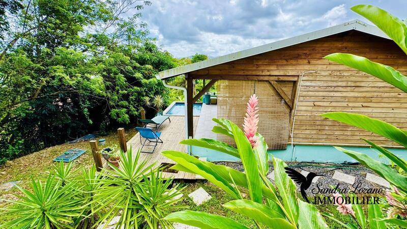 Propriété - 241 m² - 12 pièces