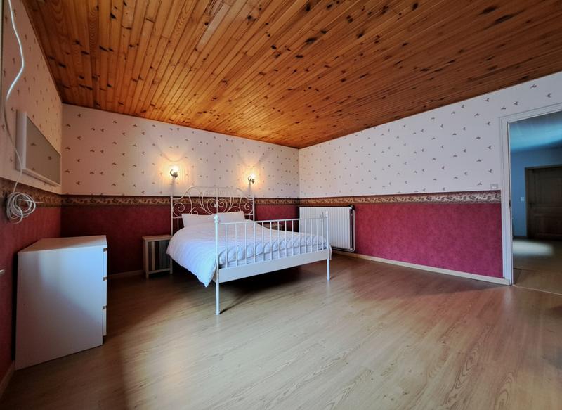 Maison - 213 m² - 8 pièces