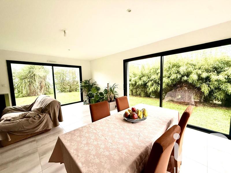 Maison - 210 m² - 8 pièces