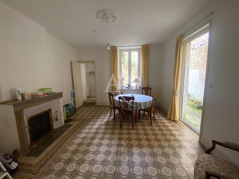 Maison - 197 m² - 8 pièces