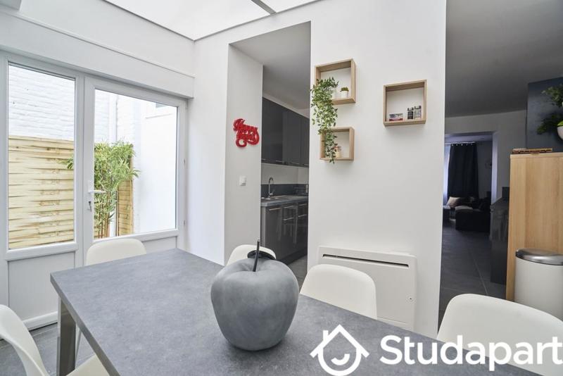 Chambre - 11 m² - 1 pièce