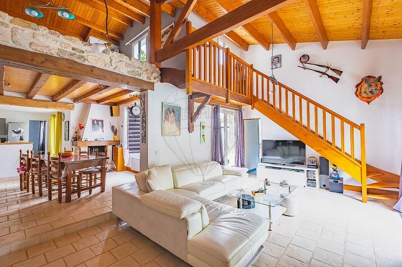 Maison - 177 m² - 7 pièces