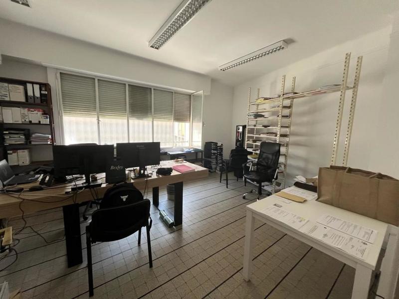 Local commercial - 292 m²