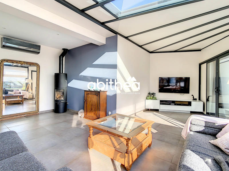 Maison - 335 m² - 9 pièces