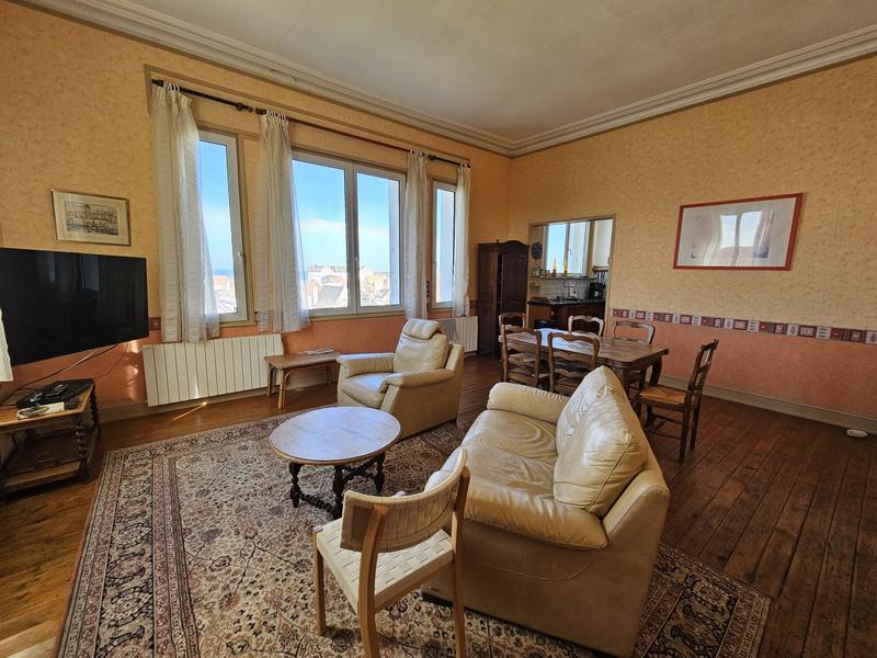 Maison - 352 m² - 13 pièces