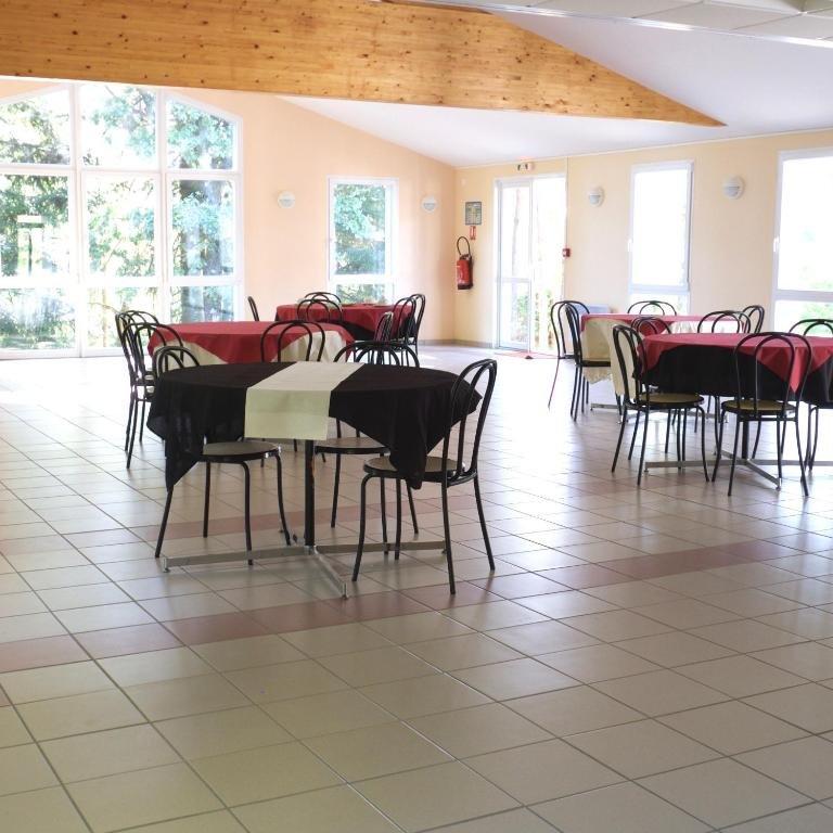Propriété - 3 700 m² - 70 pièces
