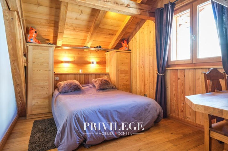 Local commercial - 247 m² - 9 pièces