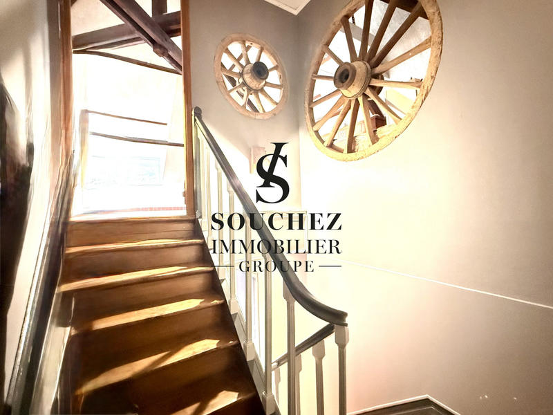 Maison - 352 m² - 10 pièces