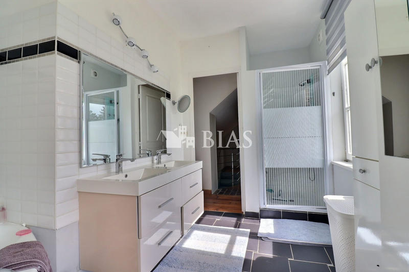 Maison - 152 m² - 6 pièces