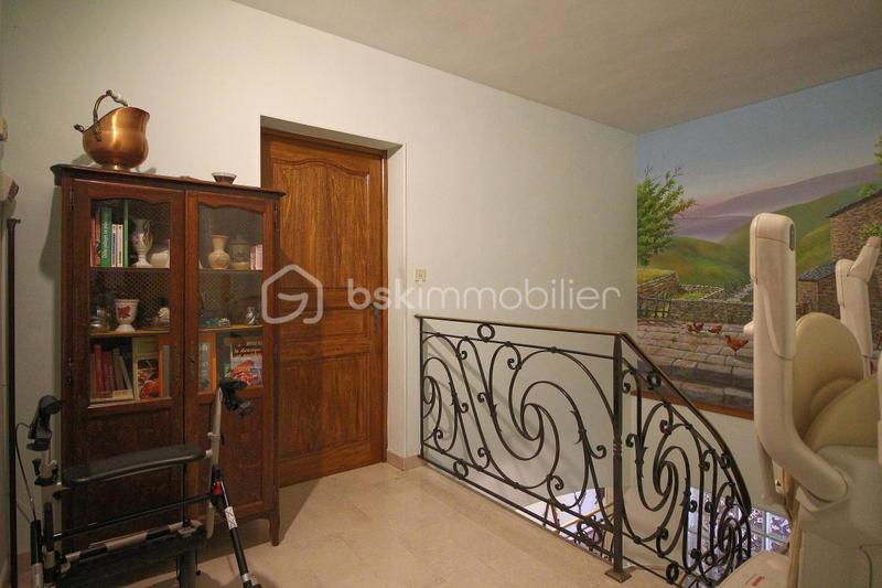 Villa - 222 m² - 9 pièces