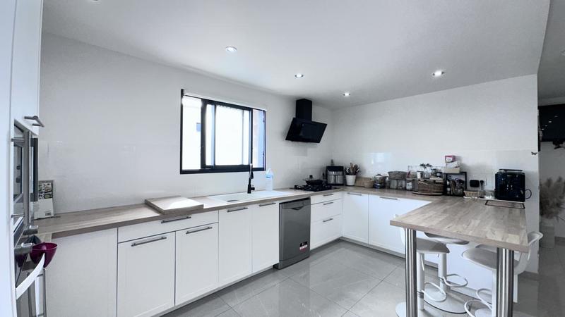 Pavillon - 143 m² - 5 pièces