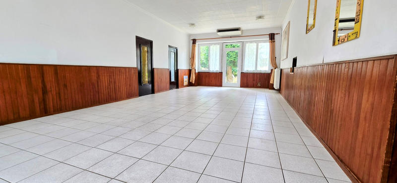 Maison - 292 m² - 7 pièces